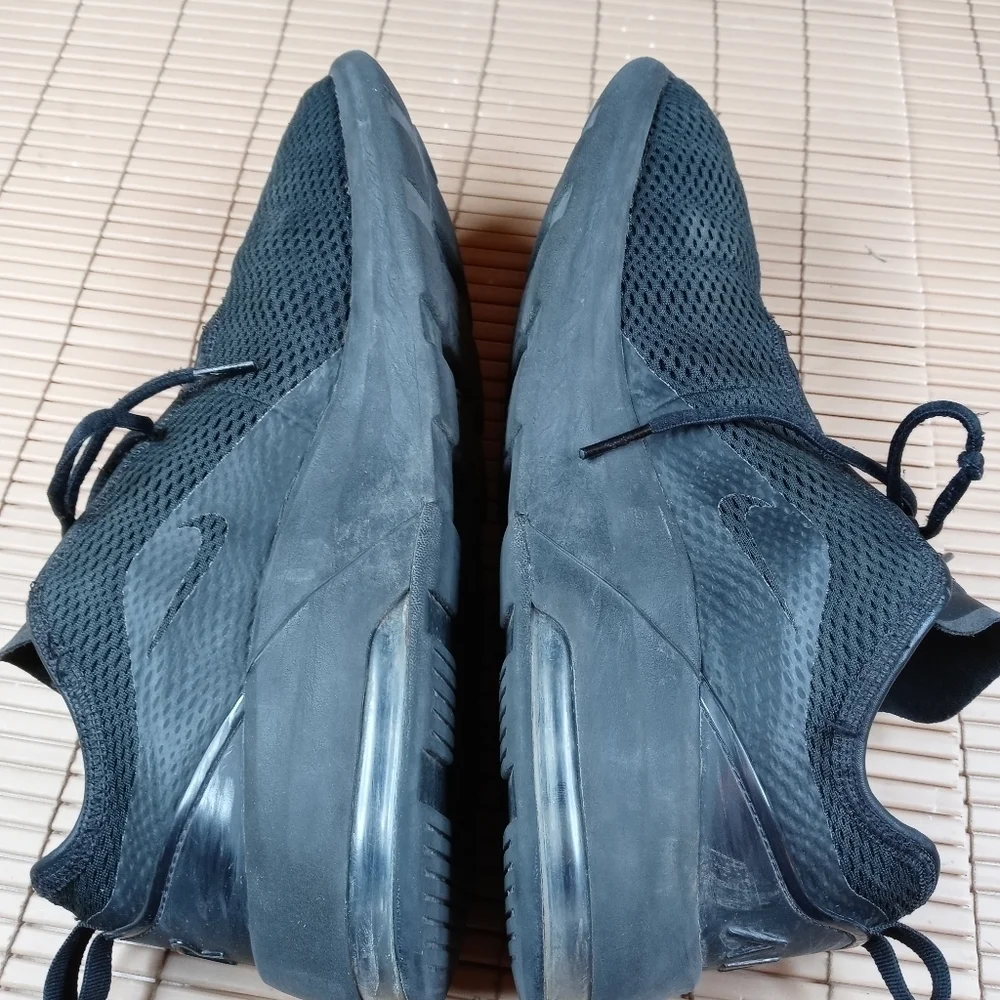 Nike Air Max Motion 2 Men's Running Shoes, AO0266 004 Size 11. 200pm